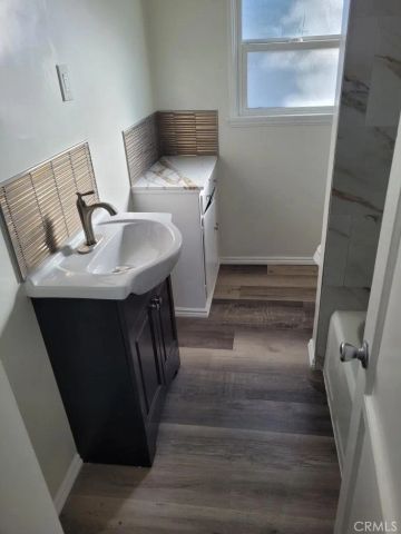 966 Holly, Inglewood, CA 90301