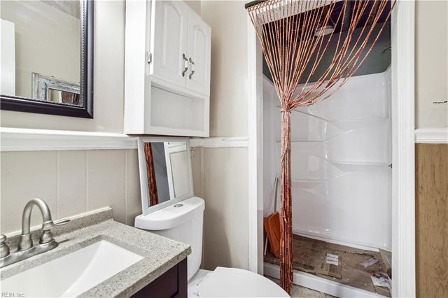 31 Colonial Acres DR, Hampton, VA 23664