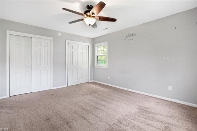 31 Colonial Acres DR, Hampton, VA 23664