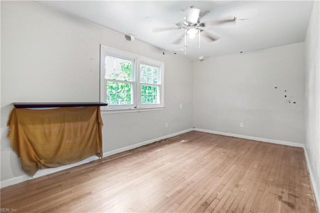 31 Colonial Acres DR, Hampton, VA 23664