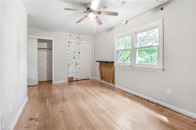 31 Colonial Acres DR, Hampton, VA 23664