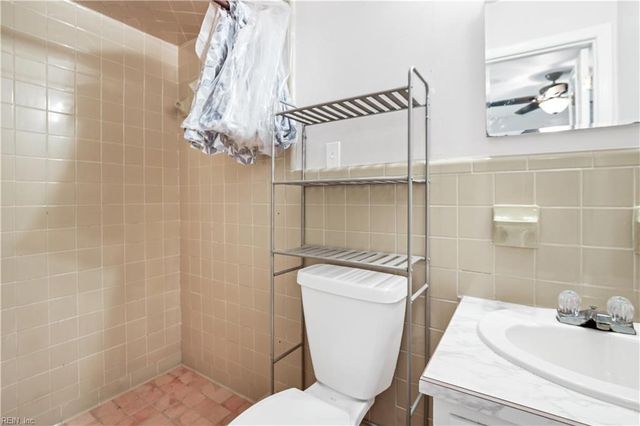 31 Colonial Acres DR, Hampton, VA 23664