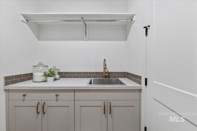 15361 Juniperwood Dr, Caldwell, ID 83607