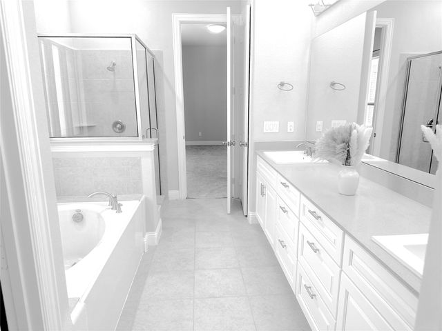12709 Royal Oaks Lane, Farmers Branch, TX 75234