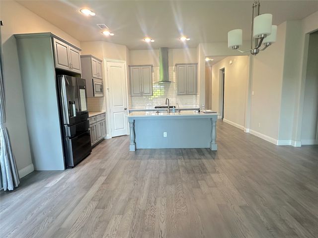 12709 Royal Oaks Lane, Farmers Branch, TX 75234