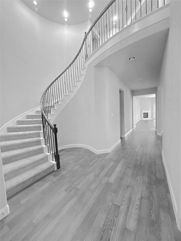 12709 Royal Oaks Lane, Farmers Branch, TX 75234