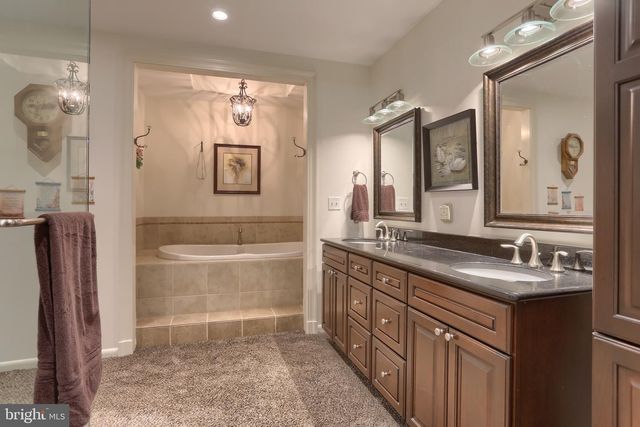 321 CONCORD CT, Hershey, PA 17033