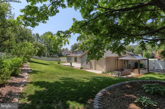 321 CONCORD CT, Hershey, PA 17033