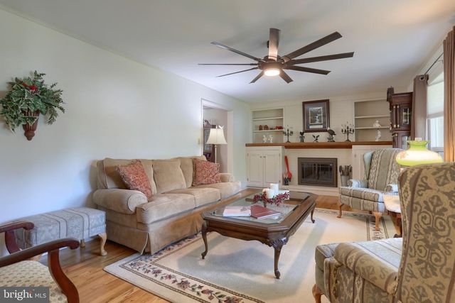 321 CONCORD CT, Hershey, PA 17033