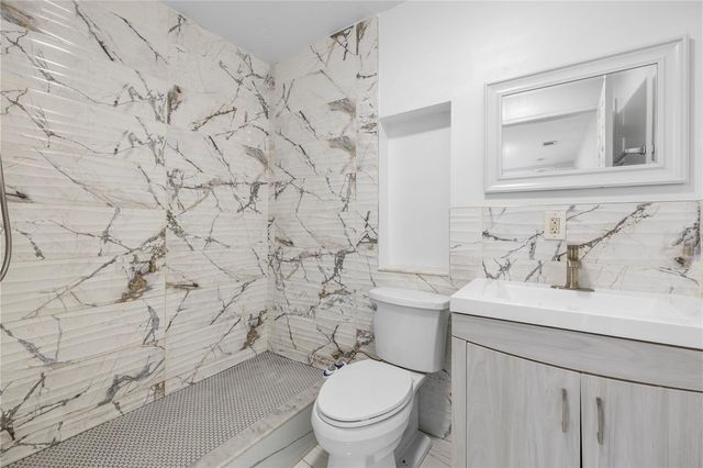 5698 38TH AVENUE N, St Petersburg, FL 33710