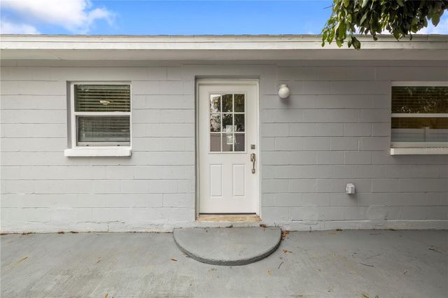 5698 38TH AVENUE N, St Petersburg, FL 33710