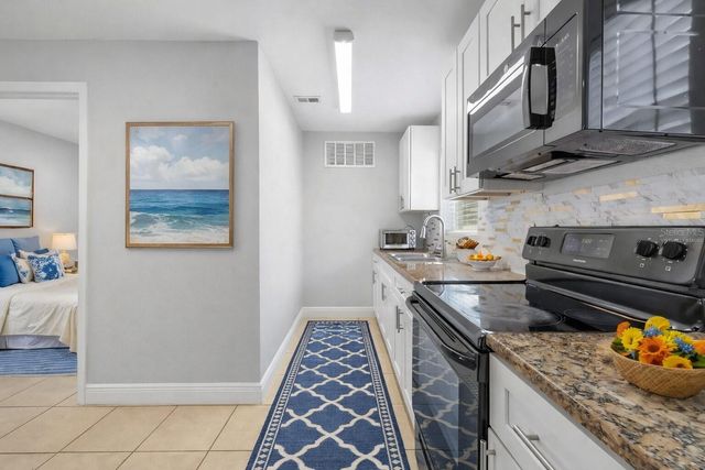 5698 38TH AVENUE N, St Petersburg, FL 33710