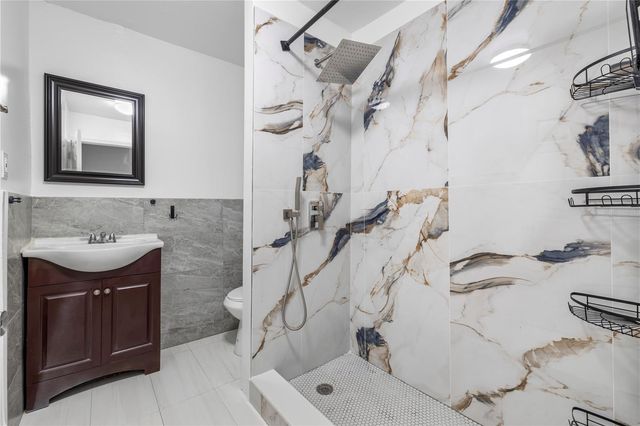 5698 38TH AVENUE N, St Petersburg, FL 33710