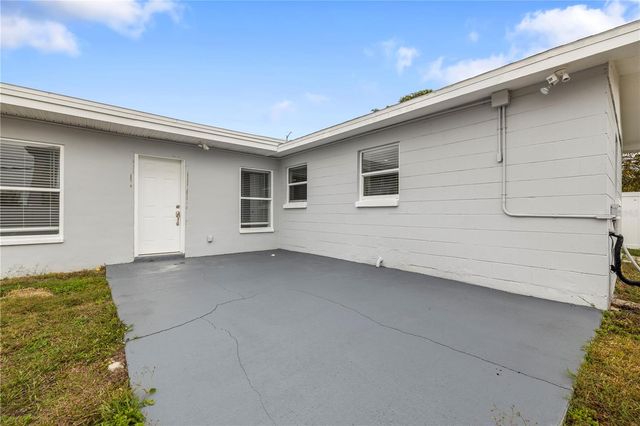 5698 38TH AVENUE N, St Petersburg, FL 33710