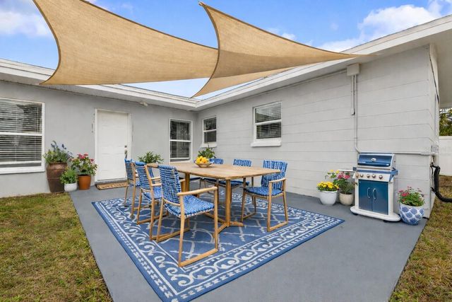 5698 38TH AVENUE N, St Petersburg, FL 33710