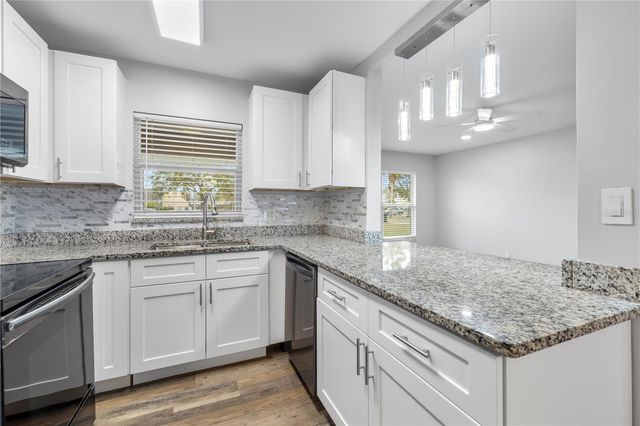 5698 38TH AVENUE N, St Petersburg, FL 33710