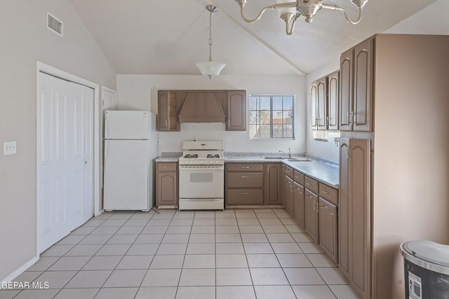 636 Danube Drive, Horizon City, TX 79928