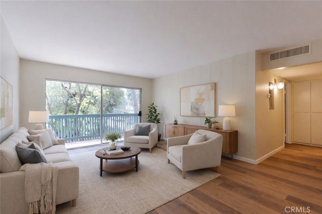 Image 11 of property listing at 576 N Bellflower 116, Long Beach, CA 90814