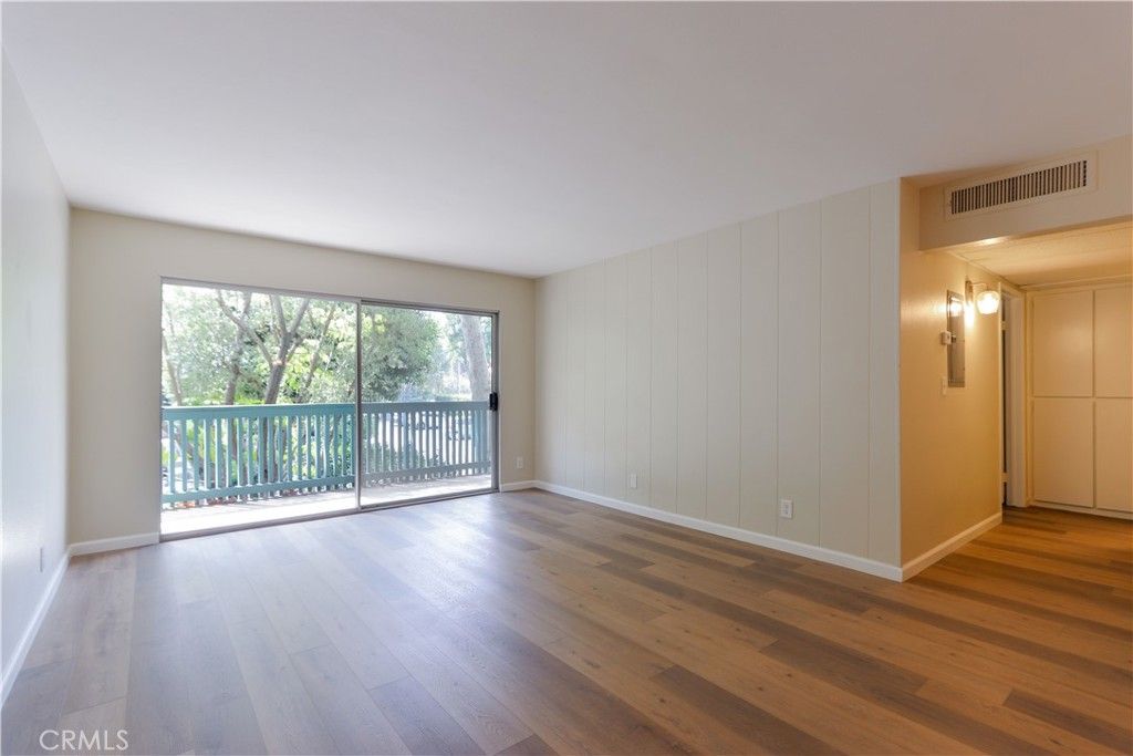 Image 12 of property listing at 576 N Bellflower 116, Long Beach, CA 90814