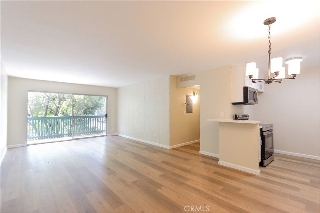 Image 14 of property listing at 576 N Bellflower 116, Long Beach, CA 90814