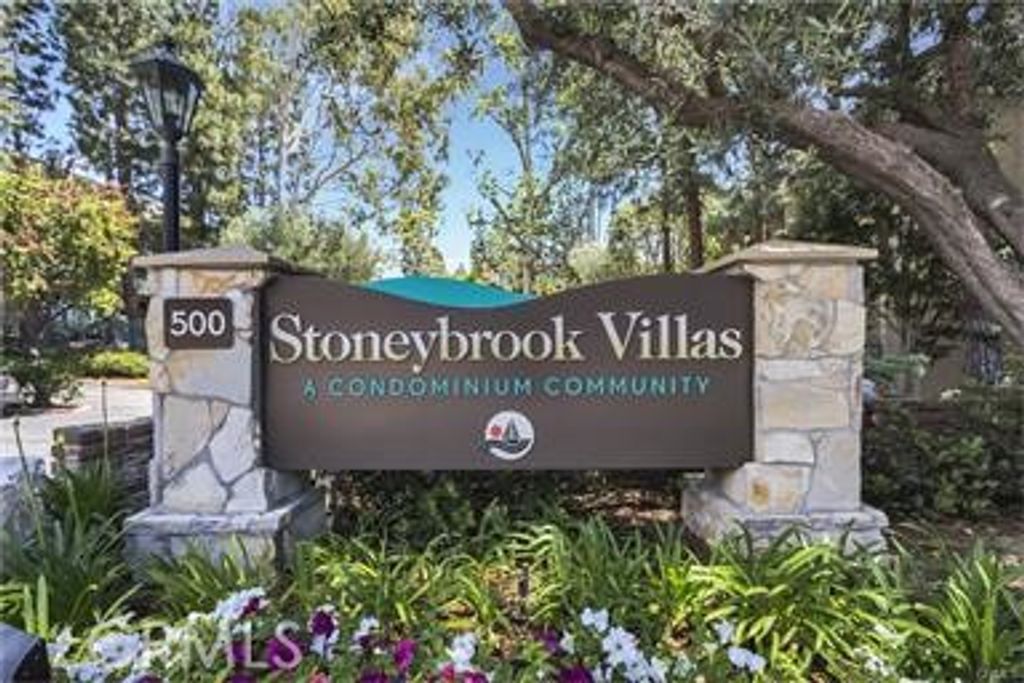 Image 2 of property listing at 576 N Bellflower 116, Long Beach, CA 90814