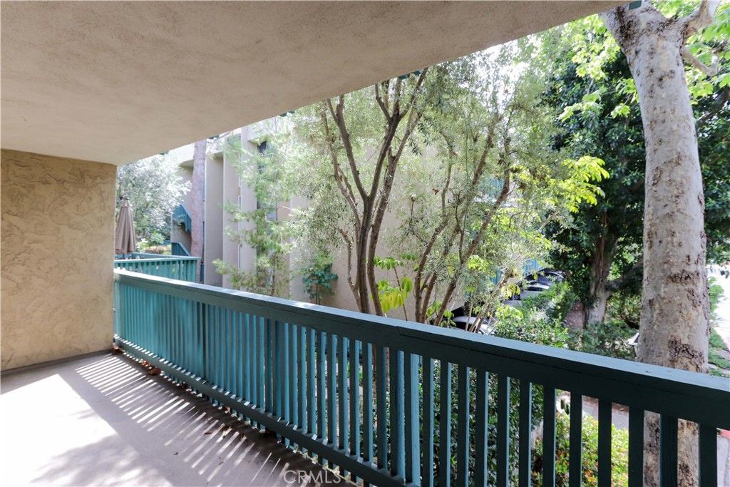 Image 21 of property listing at 576 N Bellflower 116, Long Beach, CA 90814