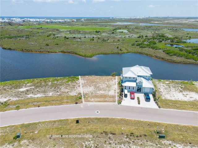 152 Laguna Isles Dr, Port Aransas, TX 78373