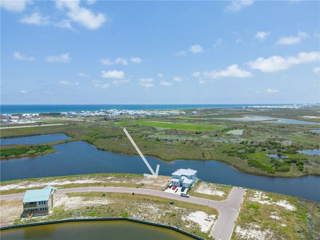 152 Laguna Isles Dr, Port Aransas, TX 78373