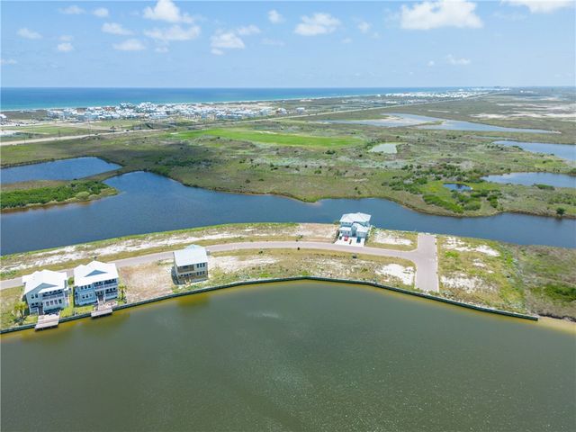 152 Laguna Isles Dr, Port Aransas, TX 78373