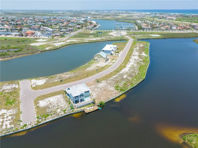 152 Laguna Isles Dr, Port Aransas, TX 78373