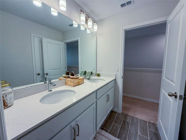 160 E OAK STREET, Apopka, FL 32703