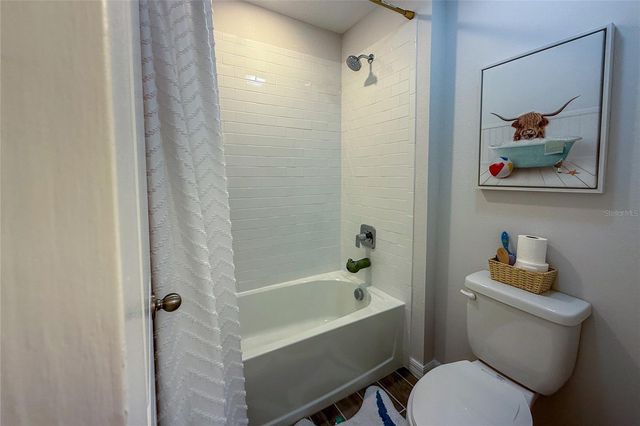 160 E OAK STREET, Apopka, FL 32703