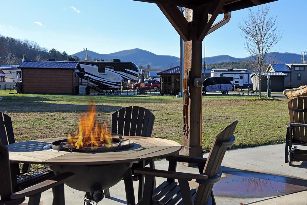 184 Golden Nugget Road, Blairsville, GA 30512