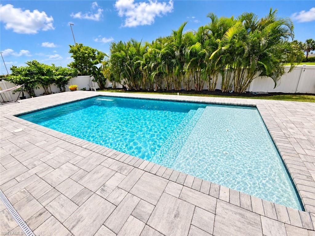 Image 6 of property listing at 216 NW 31st PL, Cape Coral, FL 33993