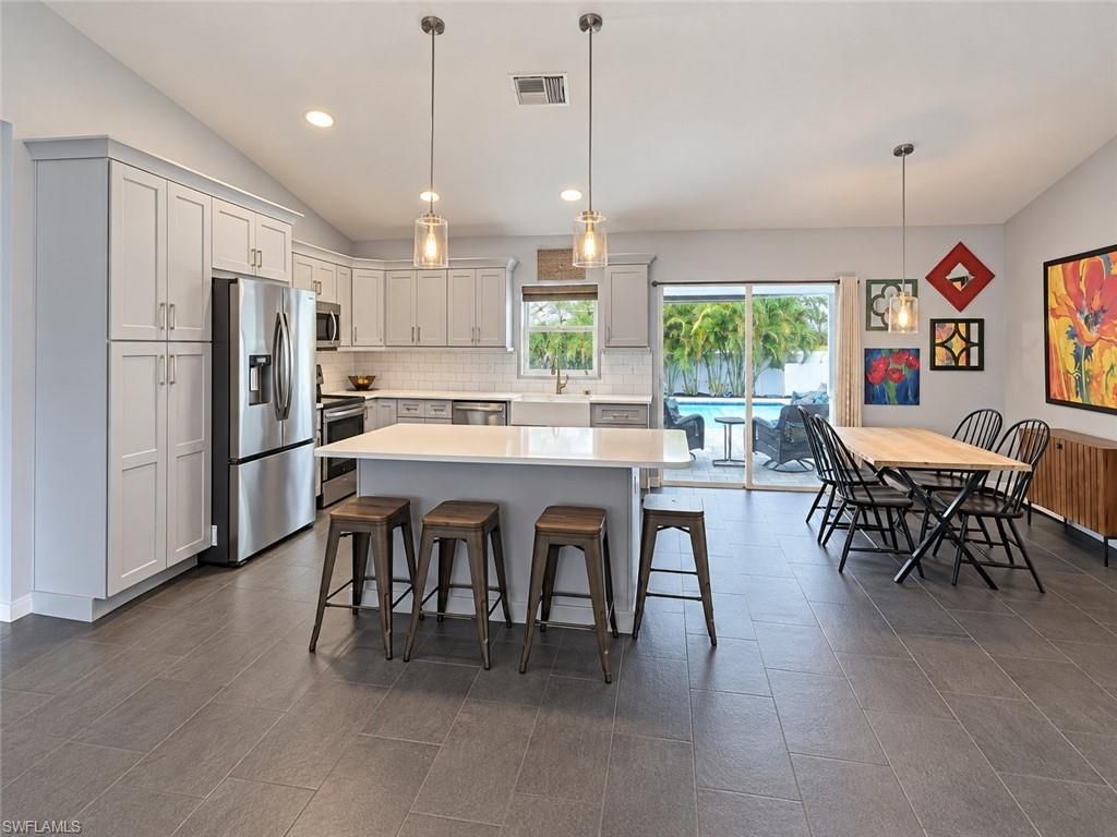 Image 8 of property listing at 216 NW 31st PL, Cape Coral, FL 33993