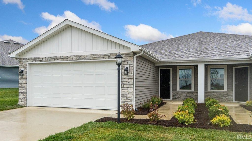 1030 Butler Lake Court, Fort Wayne, IN 46818