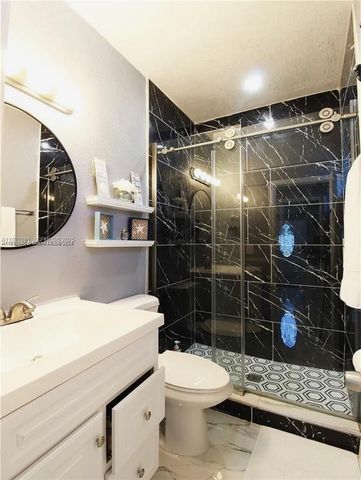 1915 Mayo St, Hollywood, FL 33020