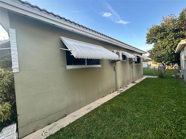 1915 Mayo St, Hollywood, FL 33020