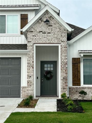 651 Summer Lane, Prairie Grove, AR 72753