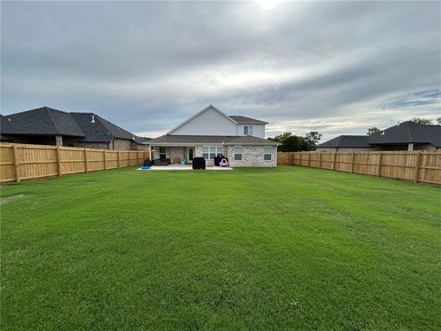 651 Summer Lane, Prairie Grove, AR 72753