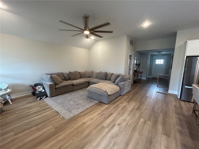 651 Summer Lane, Prairie Grove, AR 72753