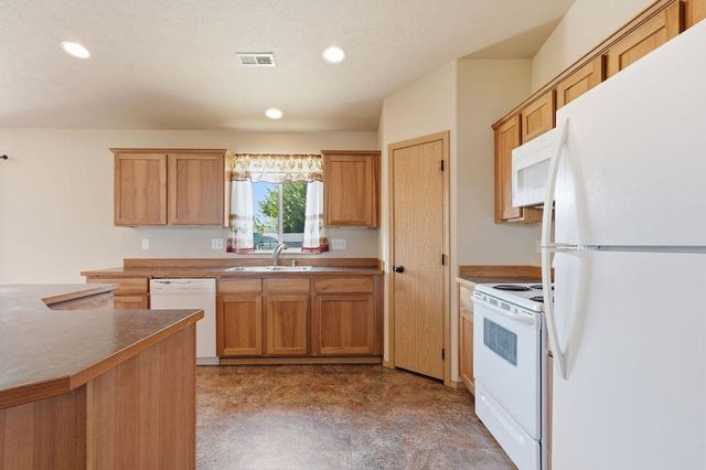 1708 E 6th St, Deer Park, WA 99006