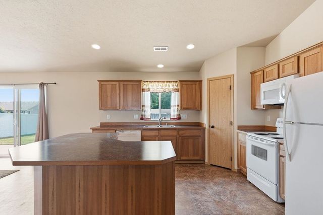 1708 E 6th St, Deer Park, WA 99006