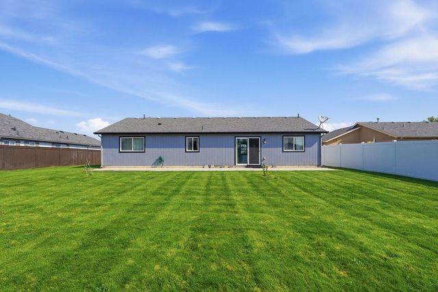 1708 E 6th St, Deer Park, WA 99006