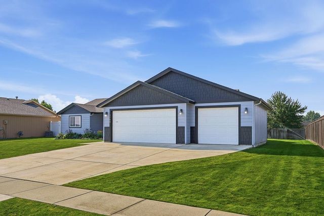 1708 E 6th St, Deer Park, WA 99006
