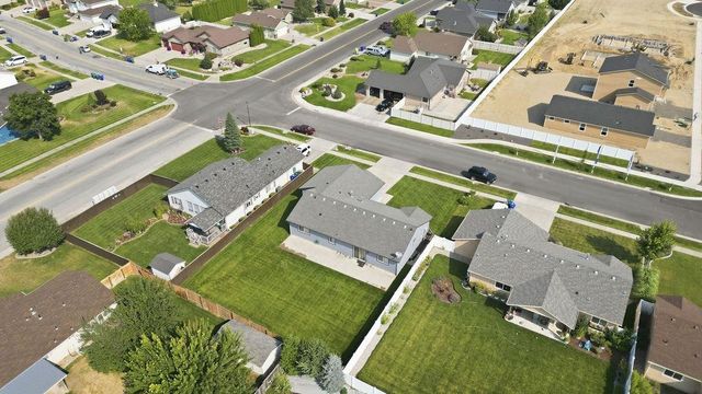 1708 E 6th St, Deer Park, WA 99006