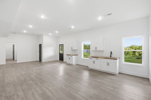 1496 Jones Creek Rd, Dickson, TN 37055