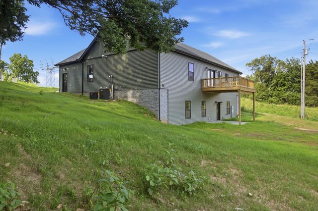 1496 Jones Creek Rd, Dickson, TN 37055