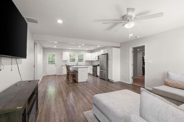 1301 S Cline Avenue, Griffith, IN 46319