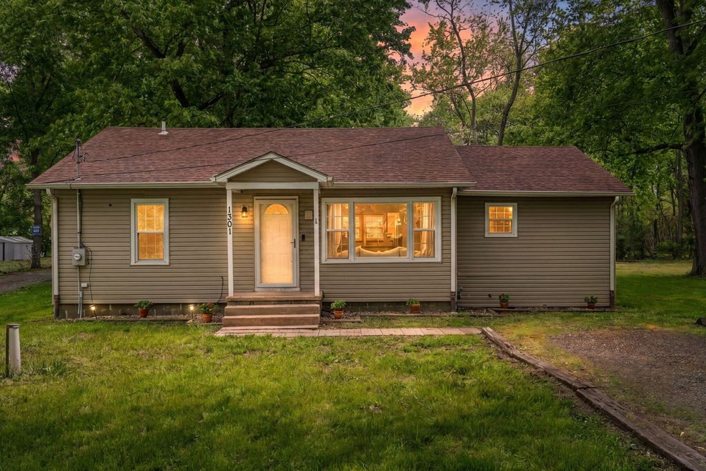 1301 S Cline Avenue, Griffith, IN 46319